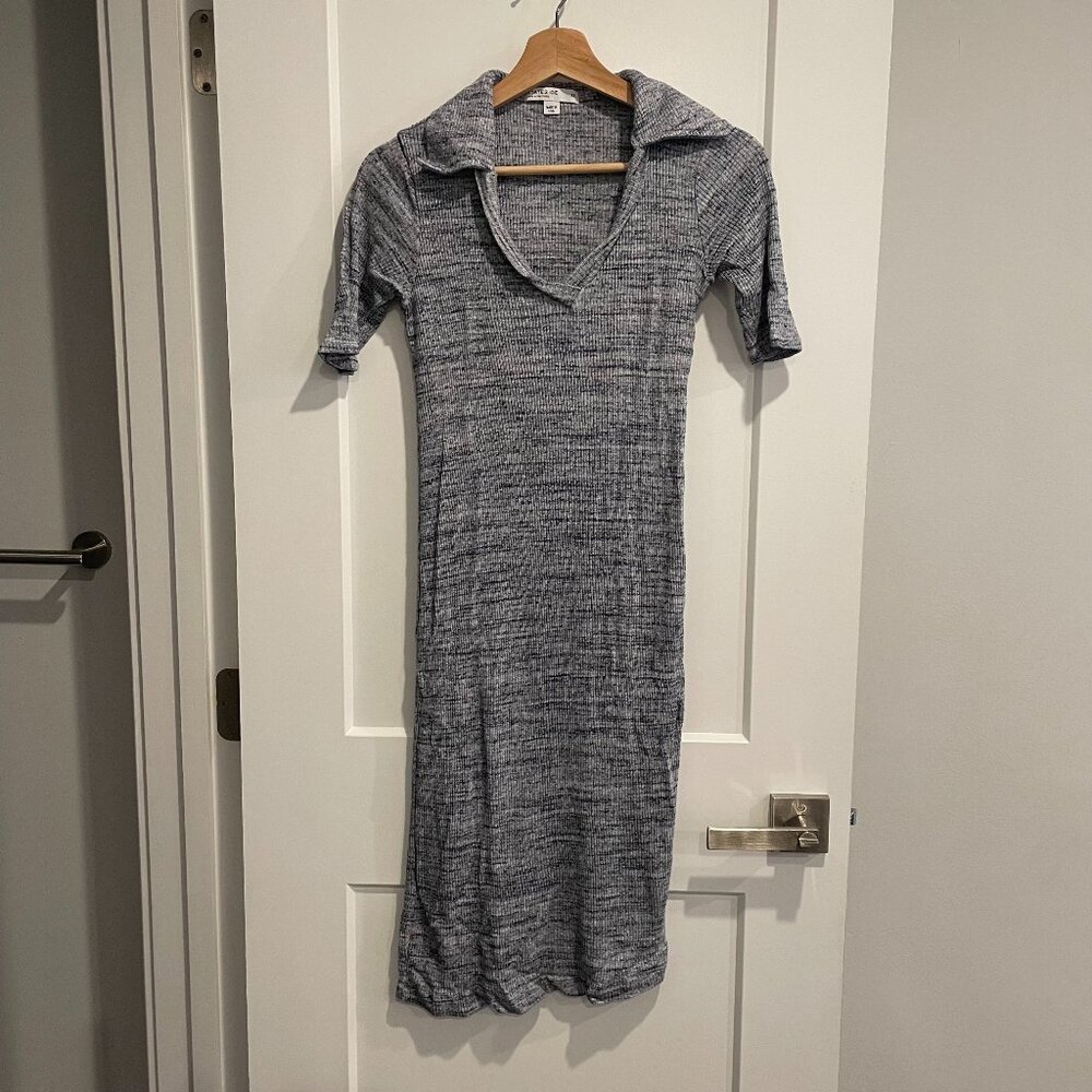 Stretchy v-neck dress